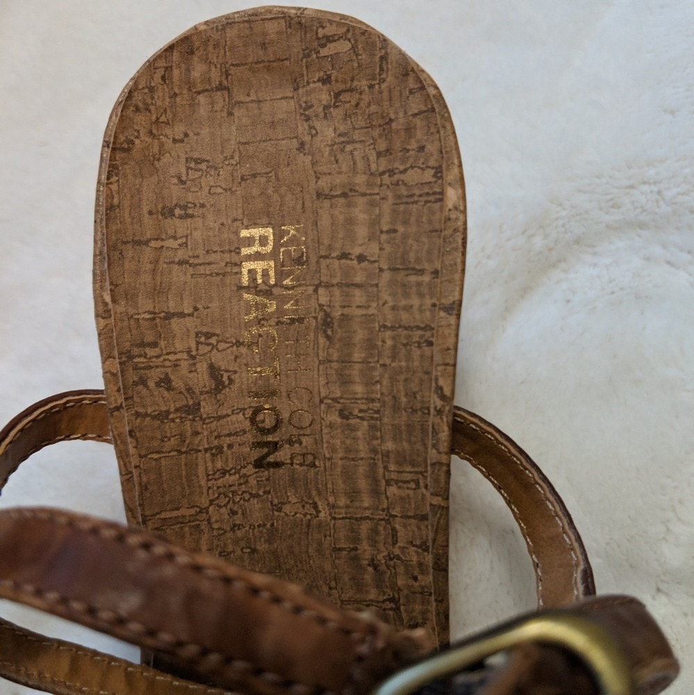 Kenneth Cole Reaction sandals. - Picture 3 of 7